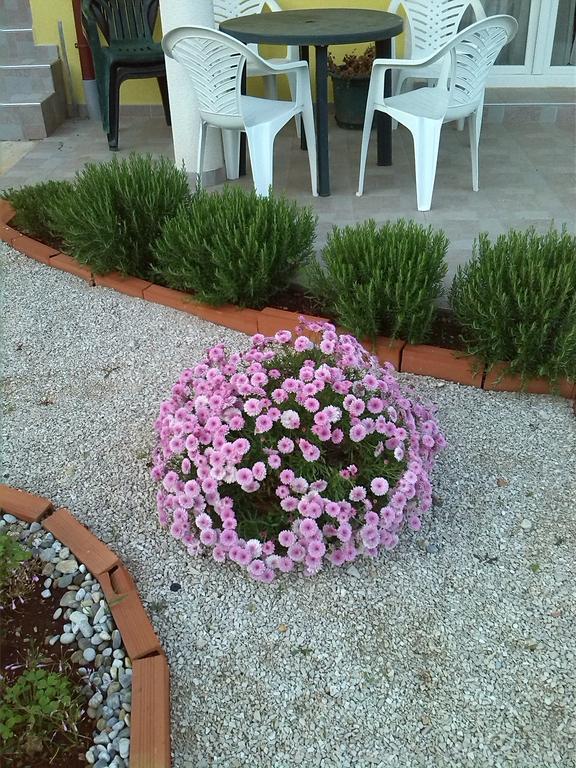 Apartments Laura I Angelina ตรีบูนย์ ห้อง รูปภาพ