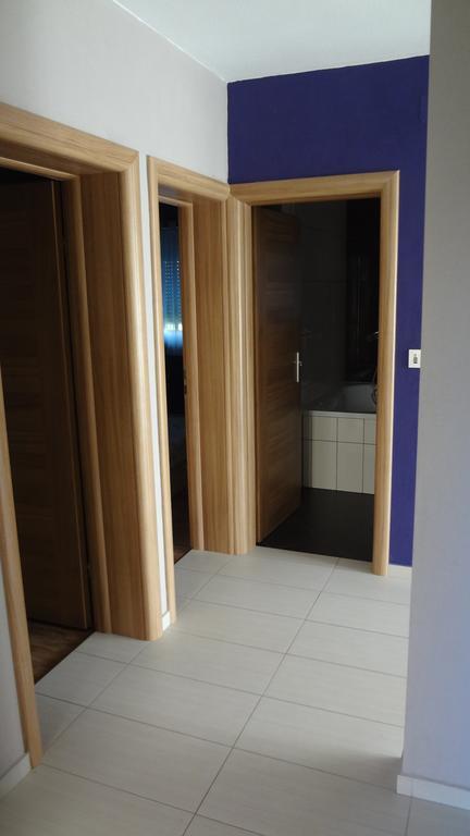 Apartments Laura I Angelina ตรีบูนย์ ภายนอก รูปภาพ